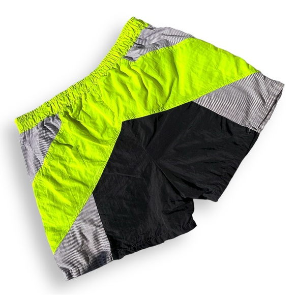 Y2K Senor Frogs Shorts | 5 - Picture 6 of 8